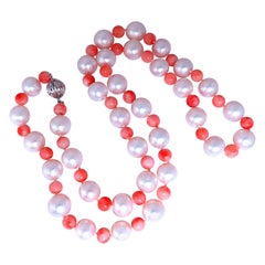 Collier de perles d'eau douce de 10 mm et corail en or 14 carats