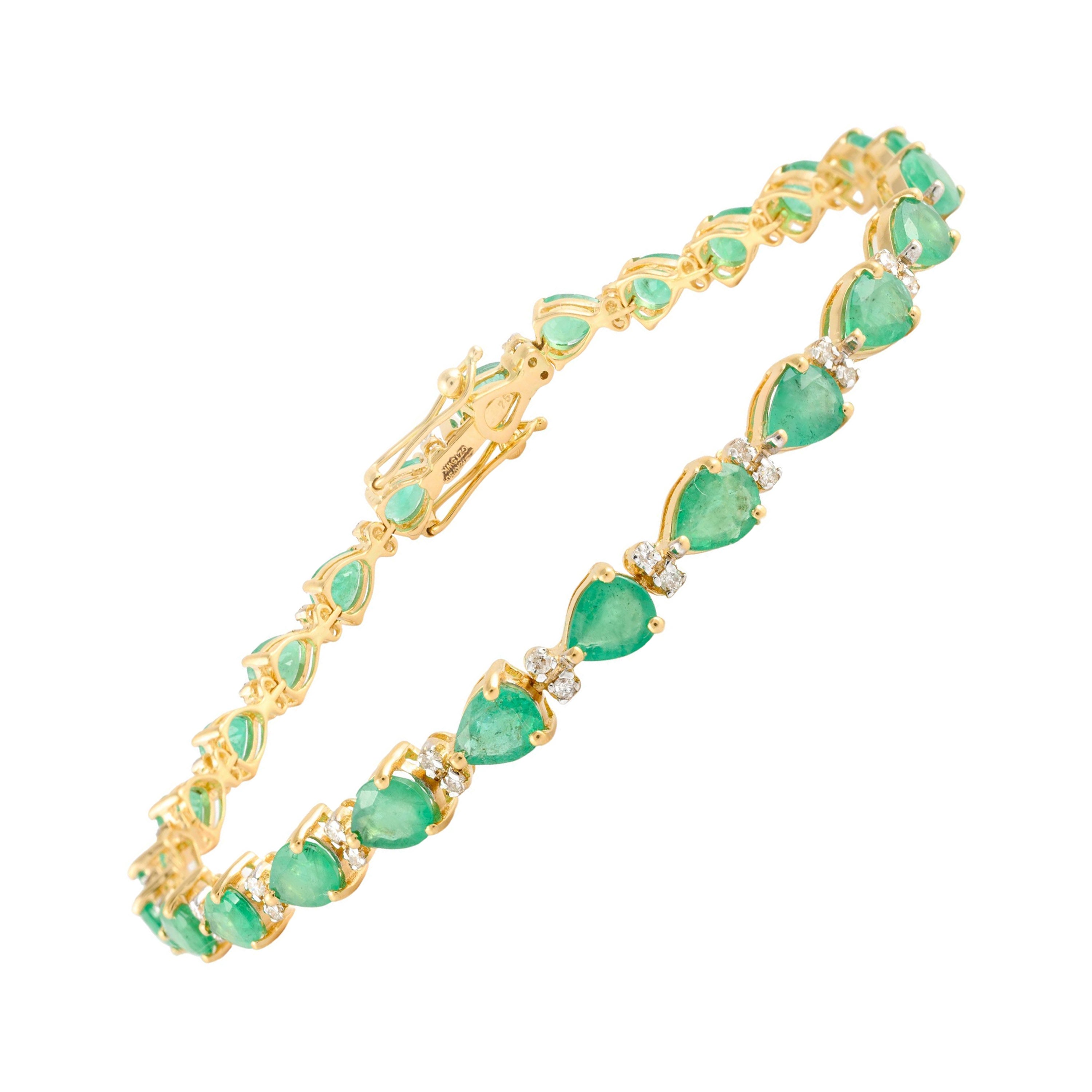 Natural Pear Cut Emerald Diamond Bracelet Made in 18k Solid Yellow Gold For Sale