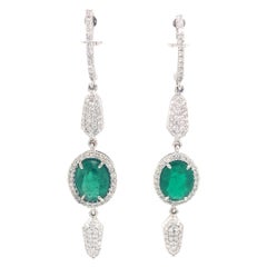 Beautiful pair of natural emerald dangle drop earring