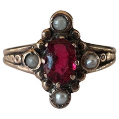 Bague victorienne ancienne en grenat rouge et perles naturelles 