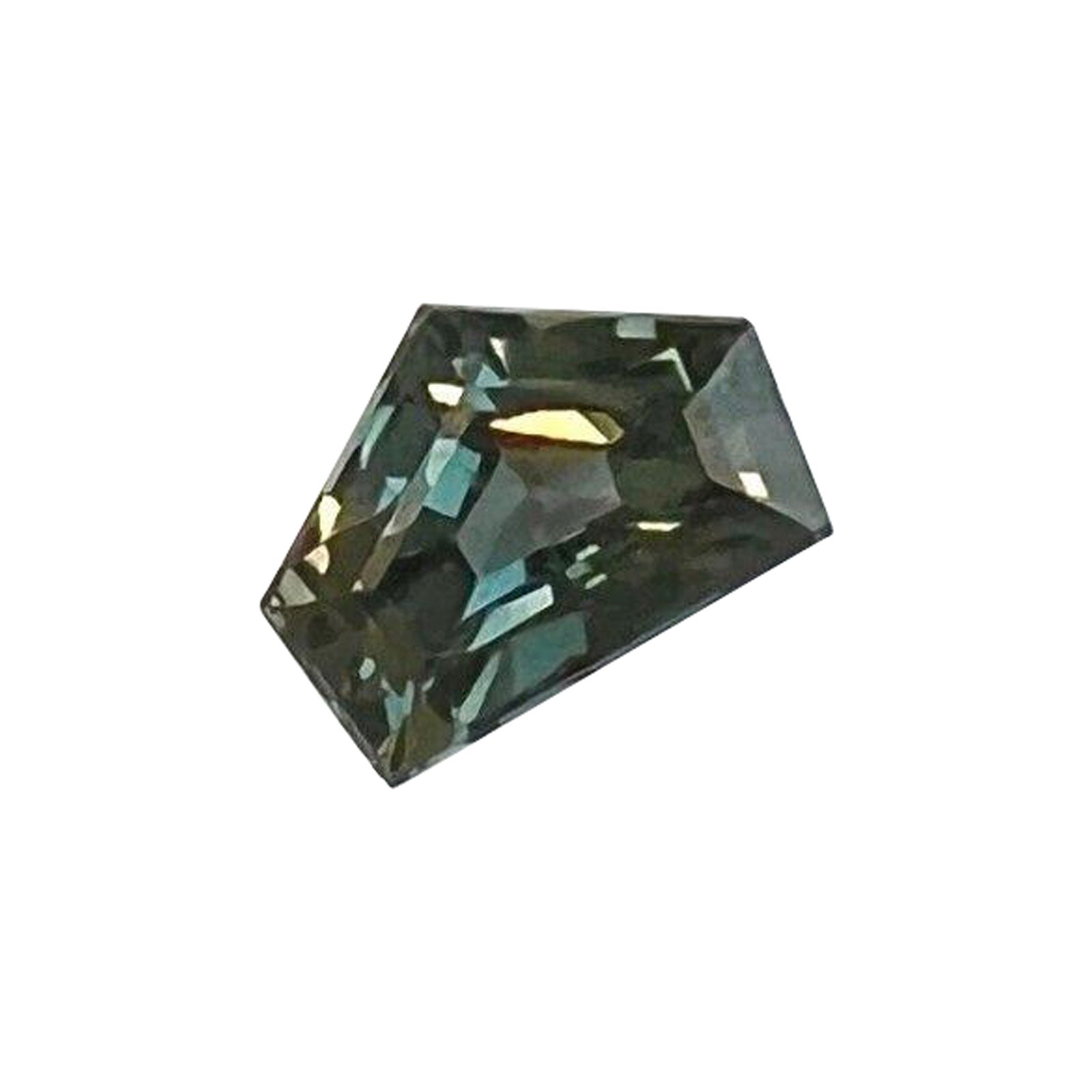 1.23Ct Untreated Colour Change Sapphire Pentagon Cut Green Blue IGI Certified en vente