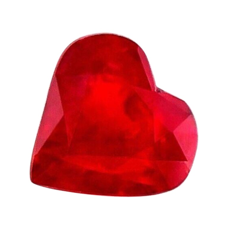 Pierre précieuse rare, rubis rouge profond de 1,16 carat, taille cœur, non sertie, 6,5 x 6 mm en vente