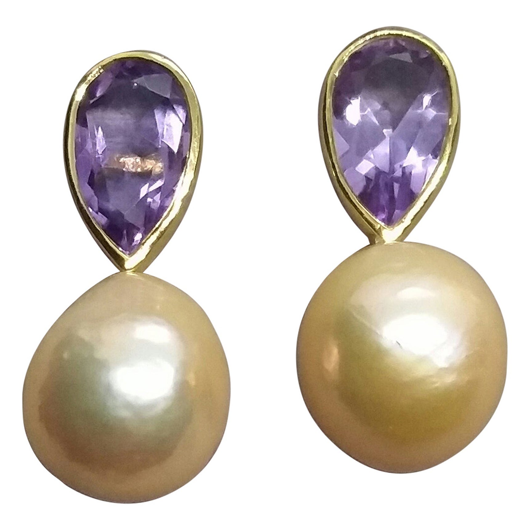 Pear Shape Amethysts 14 K Yellow Gold Cream Color Baroque Pearl Stud Earrings For Sale