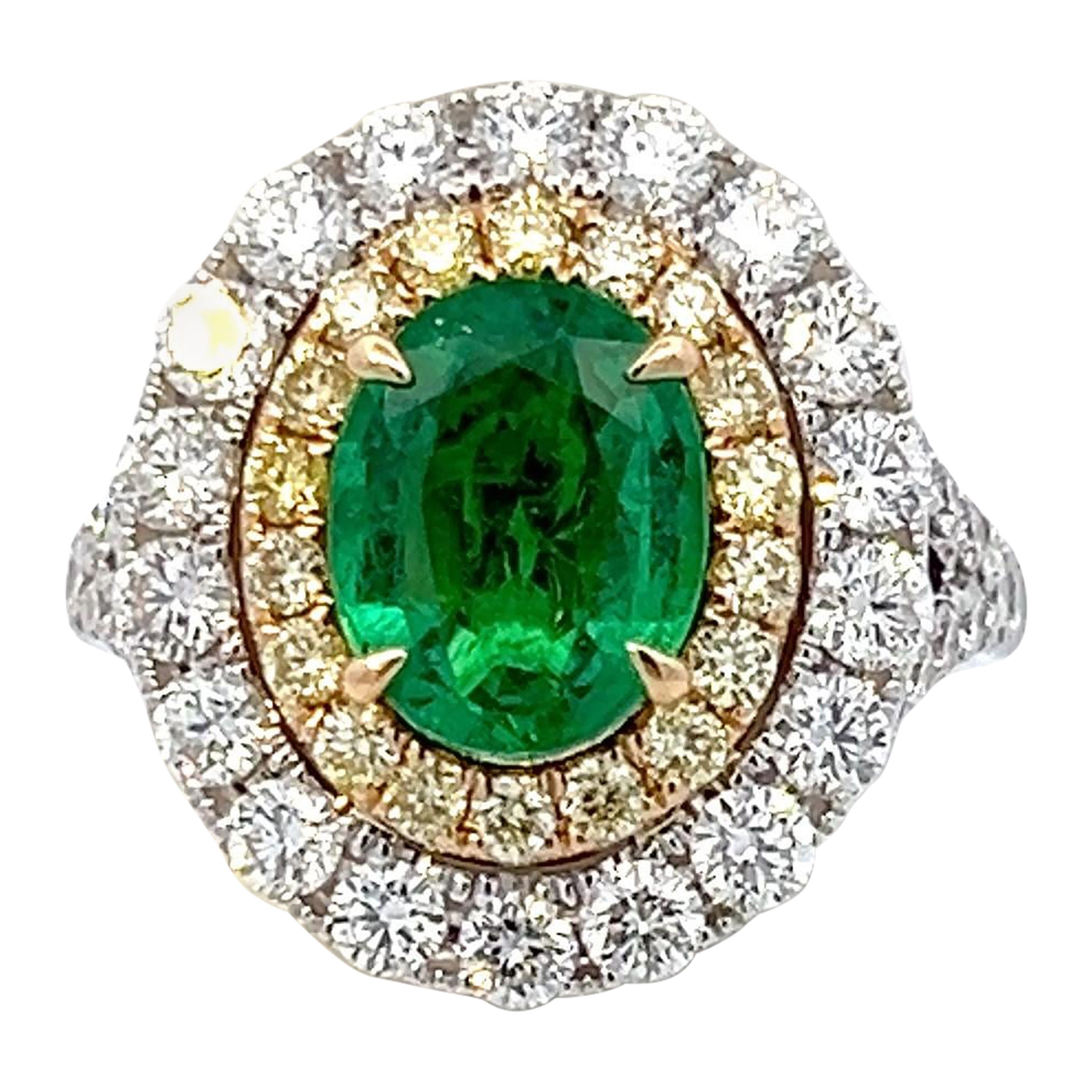 1.98 carat Emerald and Diamond ring in 18K Gold For Sale
