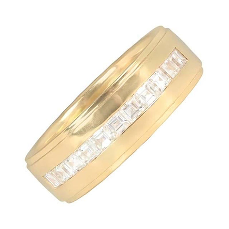 2.00ct Carré Cut Diamond Wedding Band, G-H Color, VS1 Clarity, 18k Yellow Gold For Sale