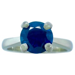 Bague solitaire en platine de 6 mm avec saphir bleu profond de 1,02 carat de taille ronde 