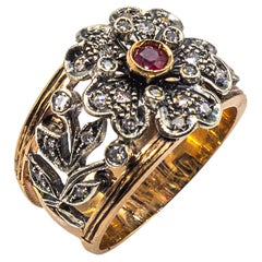 Handgefertigter Ring „Flower“ aus Gelbgold mit weißem Diamanten und Rubin im Art-déco-Stil