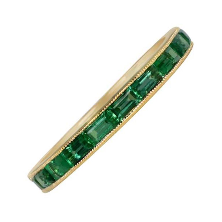 0.73ct Baguette Cut Natural Green Emerald Band Ring, 18k Yellow Gold For Sale