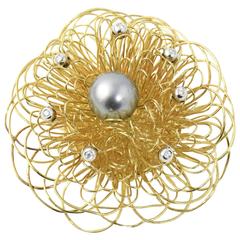 Substantial Italian Stylized Gray Pearl, Diamond and Gold Wire Flower Brooch 4