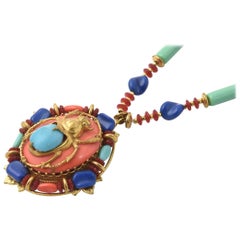 Rare pendentif scarabée Miriam Haskell de style néo-égyptien sur collier assorti