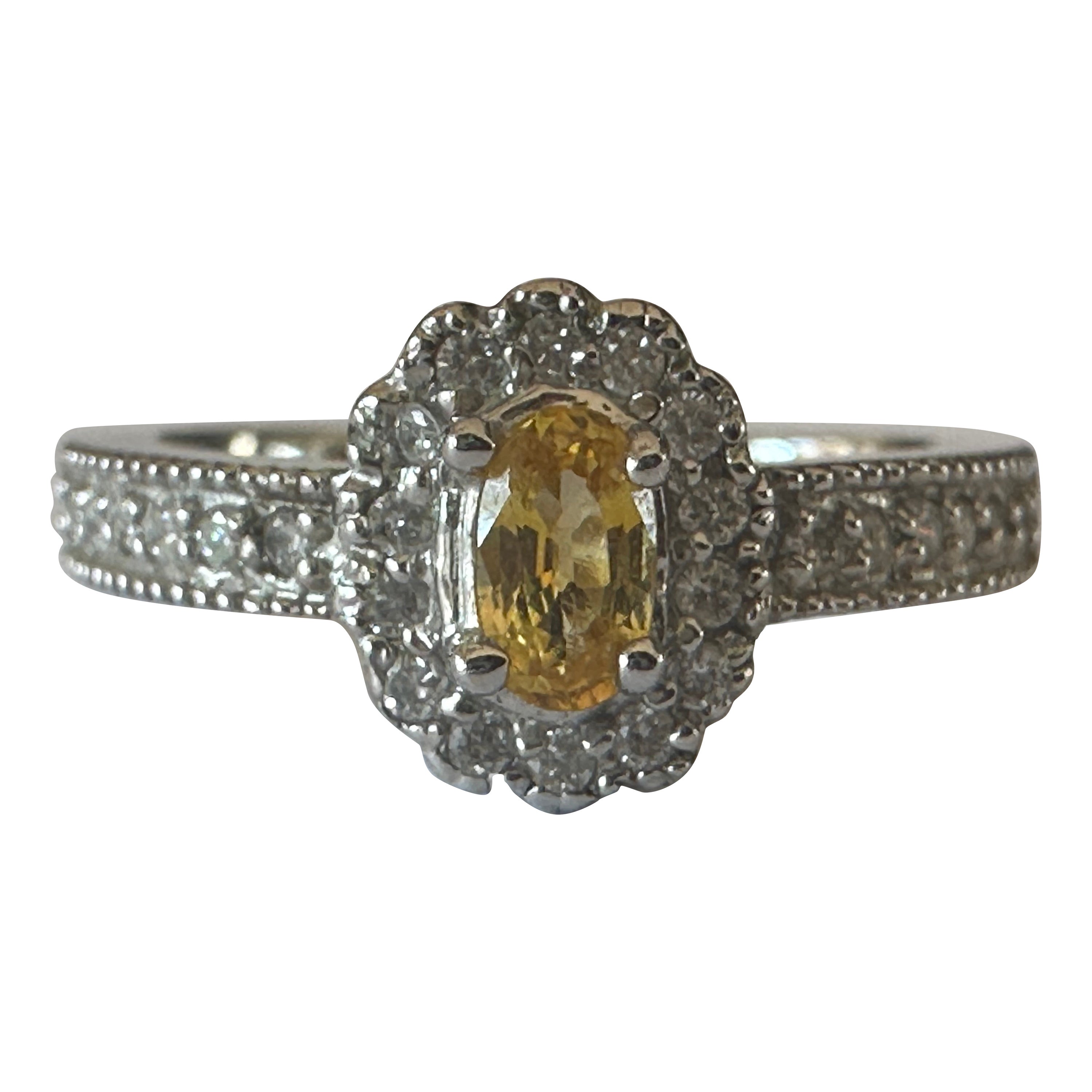 Nachlass Halo-Ring mit natürlichem gelbem Saphir und Diamant 