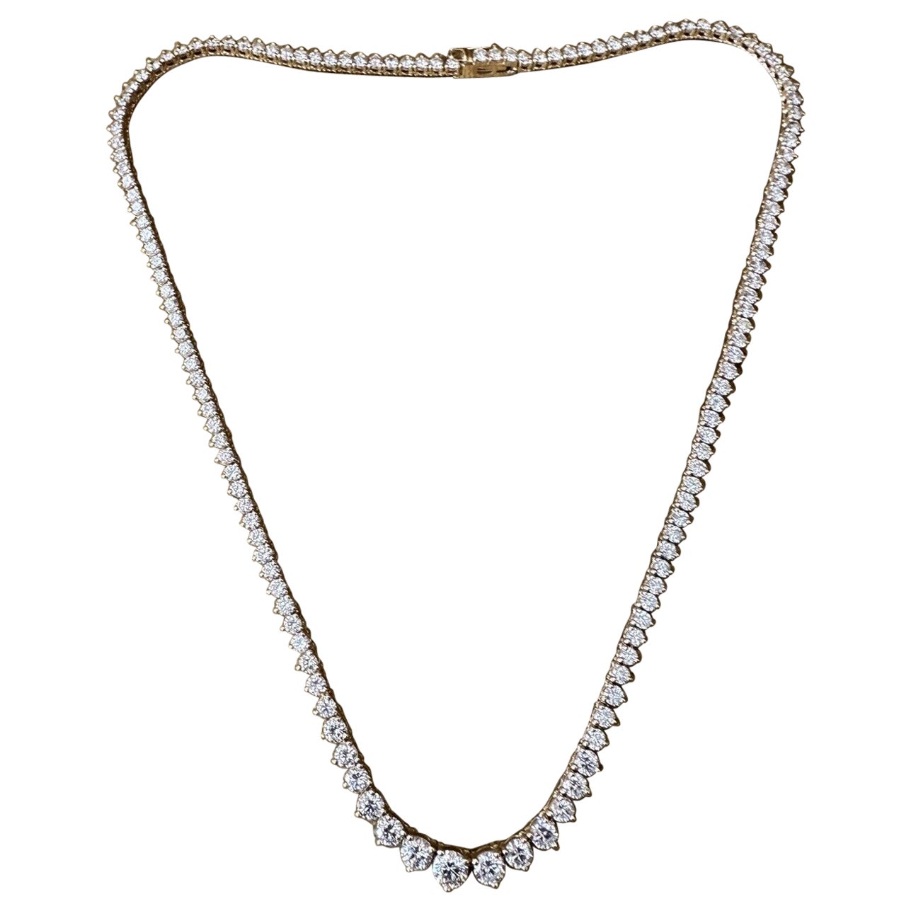 Diamond Tennis Necklace 11.64 Carats Total Weight Graduated in 18k Yellow Gold For Sale