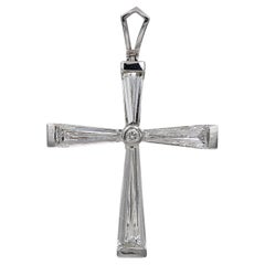 Spectra Fine Jewelry Pendentif en forme de croix avec diamants baguettes effilés de 2,50 carats