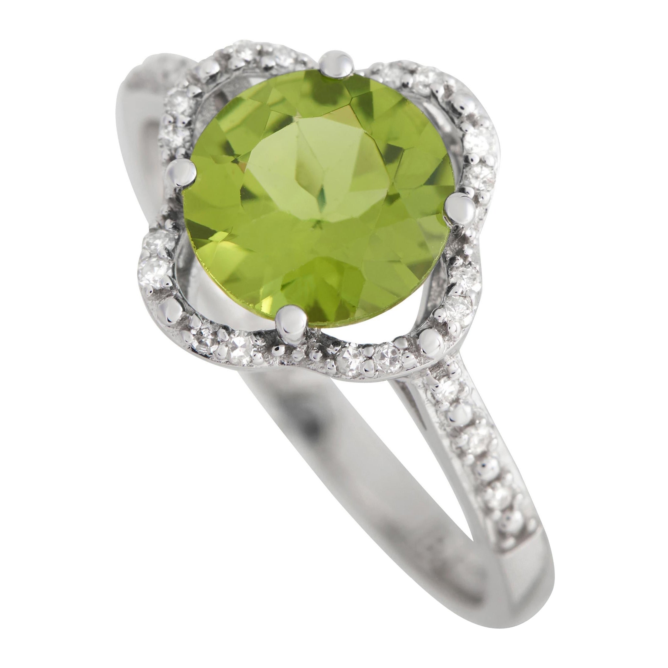 14K White Gold 0.10ct Diamond and Peridot Quatrefoil Ring For Sale