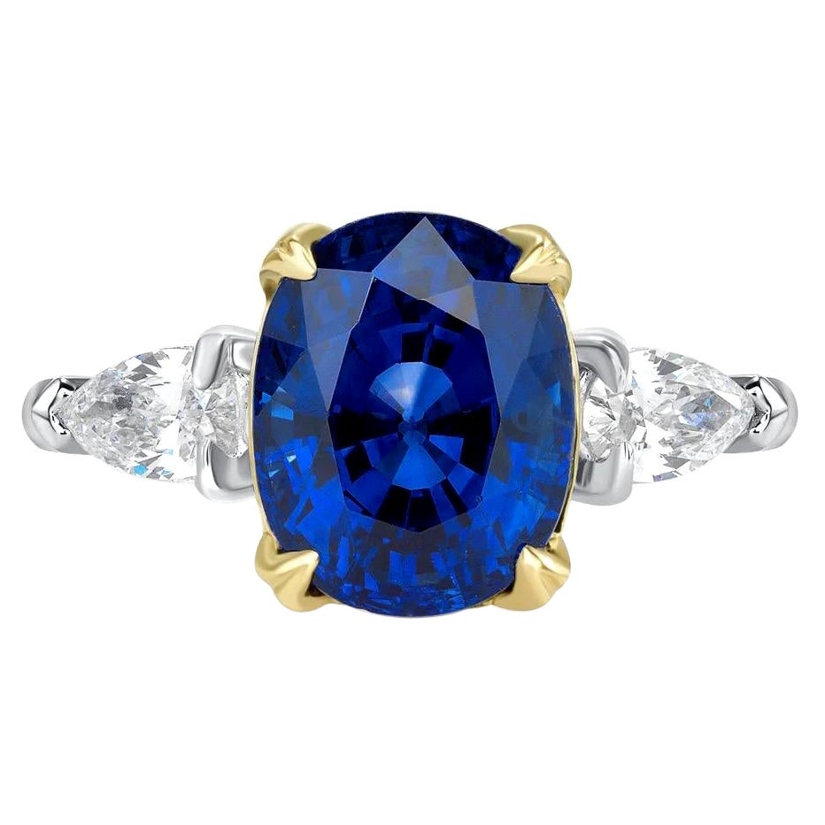 5.01ct royal-blue oval blue sapphire ring. AGL certified. For Sale