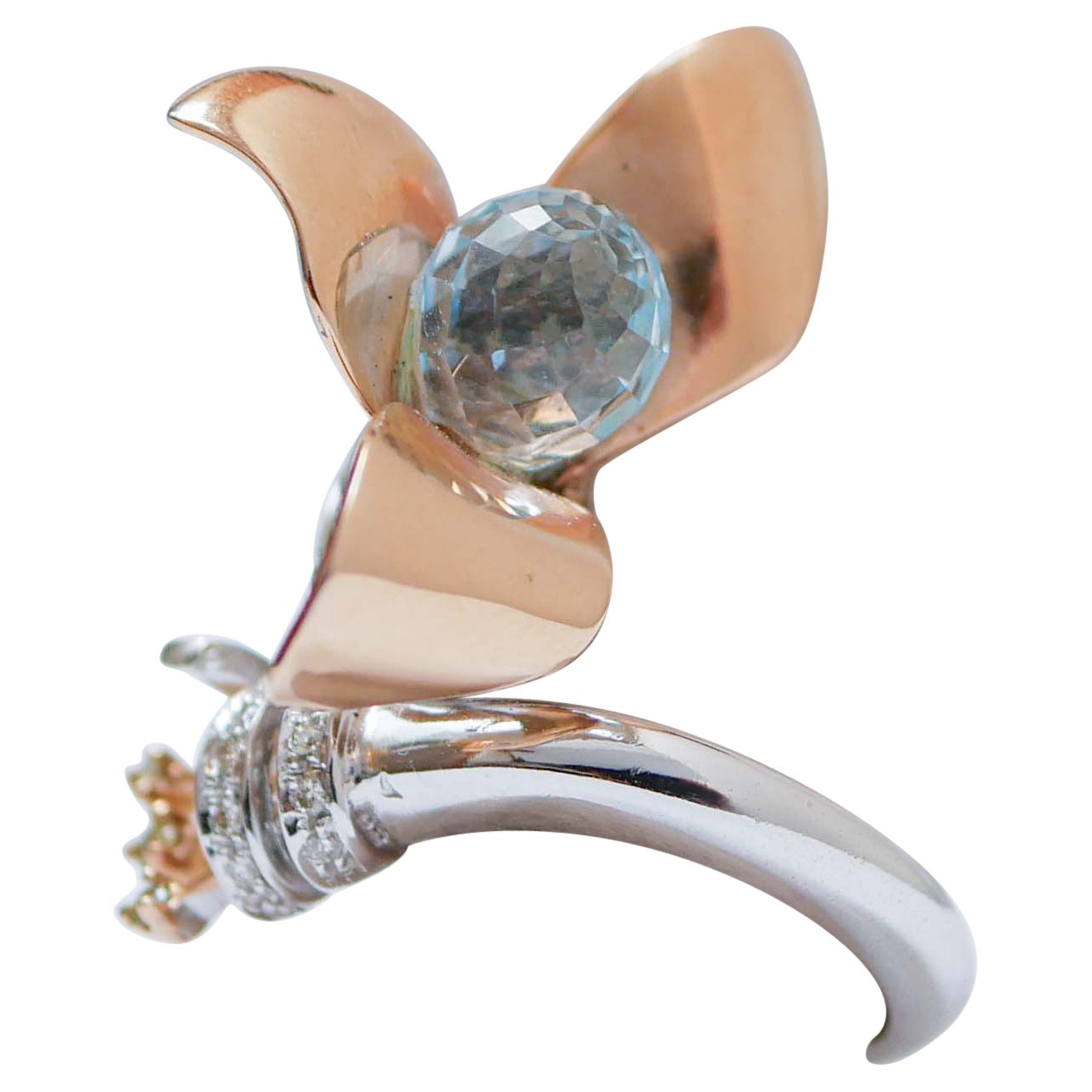 Aquamarine, Diamonds, 18 Karat White Gold  and Rose Gold Ring. For Sale
