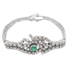 Art Deco Diamonds and  Emerald Bracelet in 18k White Gold 