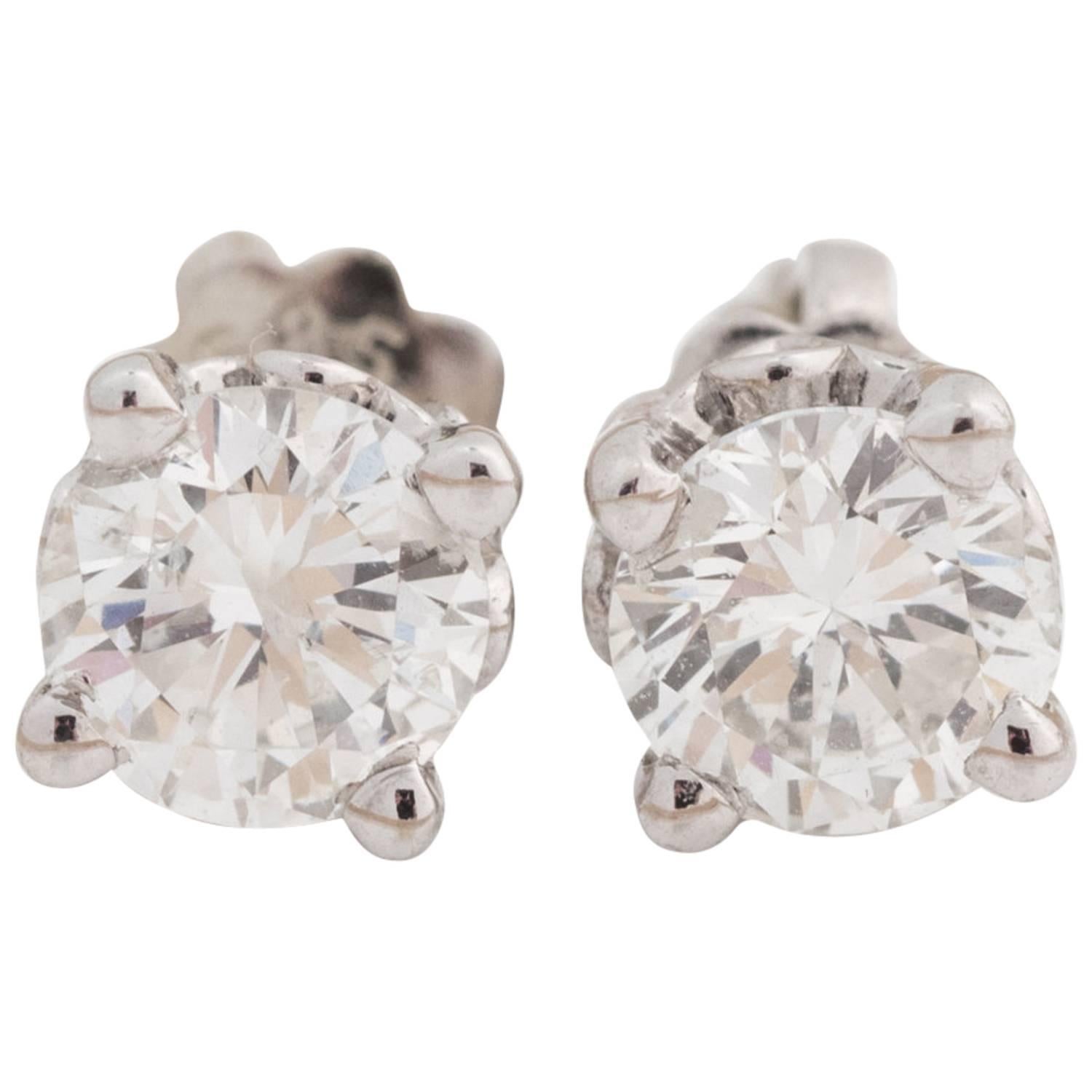 Boucles d'oreilles en or blanc 14 carats avec diamants ronds de 0,80 carat au total, fabrication artisanale