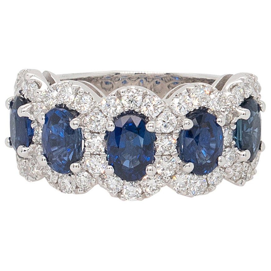 18k White Gold 3.11ct Oval Sapphire with Natural Diamonds Ring
