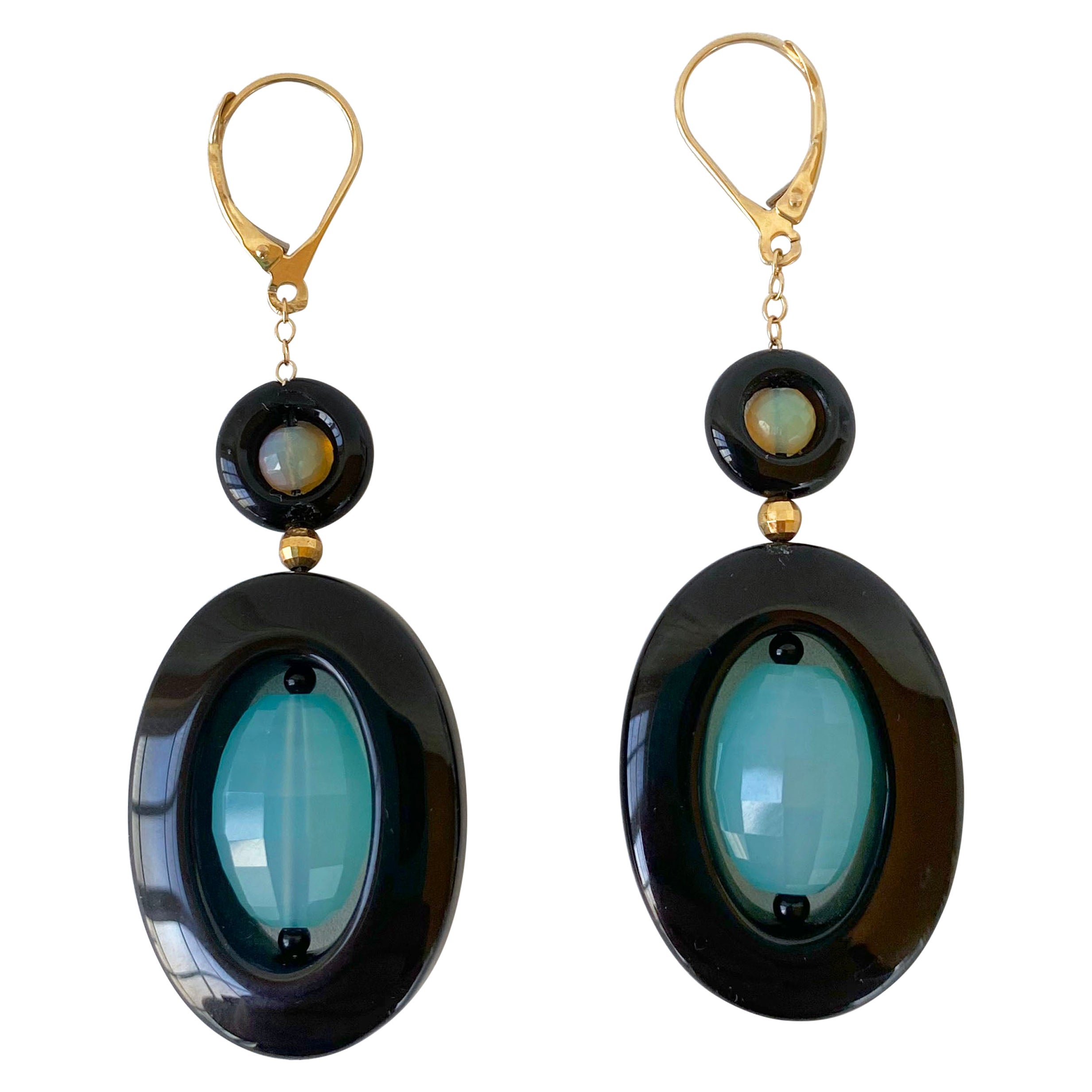 Boucles d'oreilles pendantes en onyx noir, apatite, opale et or jaune 14k massif de Marina J. en vente