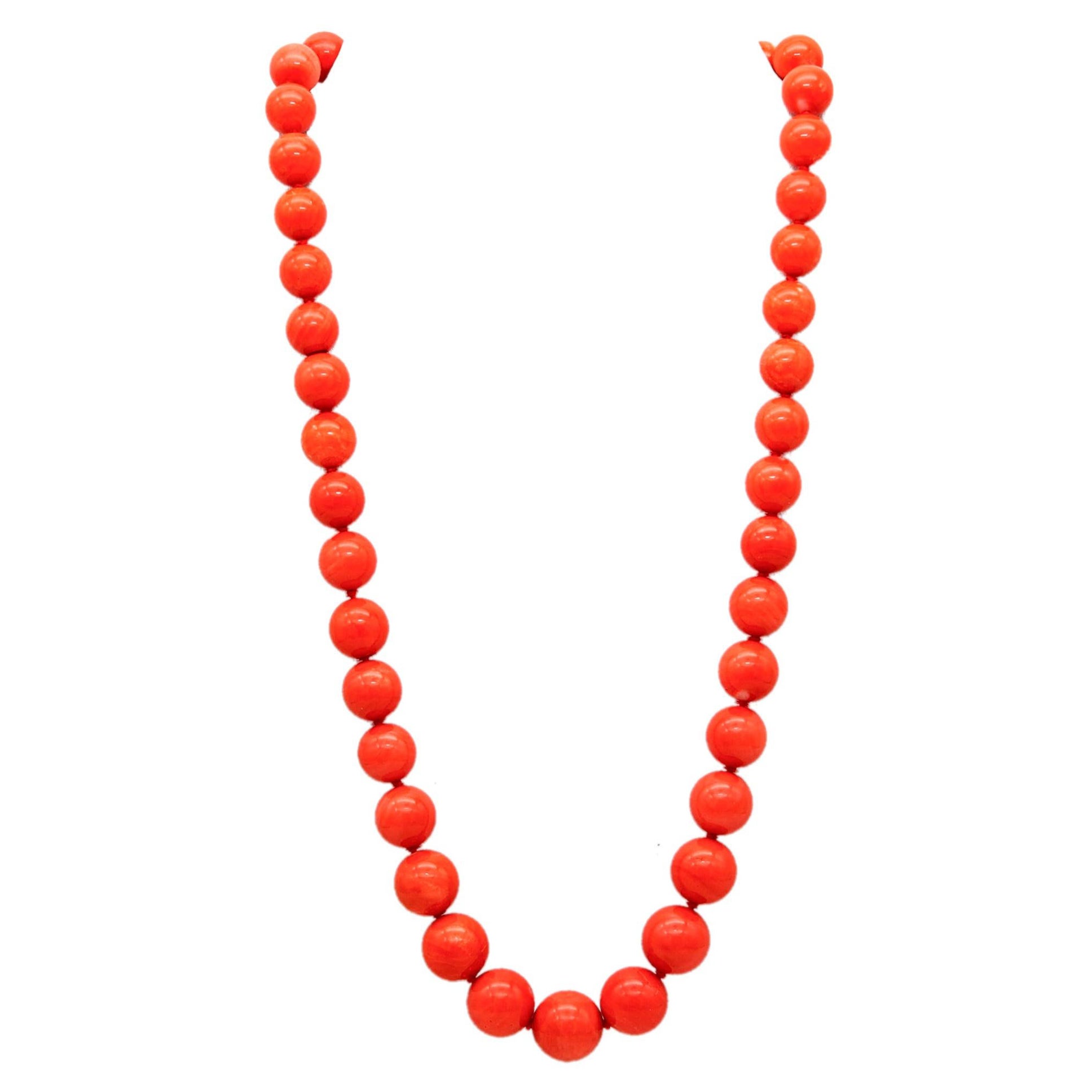 BERTORO Graduated Necklace Of Sardinian Coral And 18Kt Yellow Gold For Sale