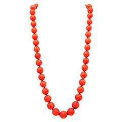 Vintage BERTORO Graduated Necklace Of Sardinian Coral And 18Kt Yellow Gold