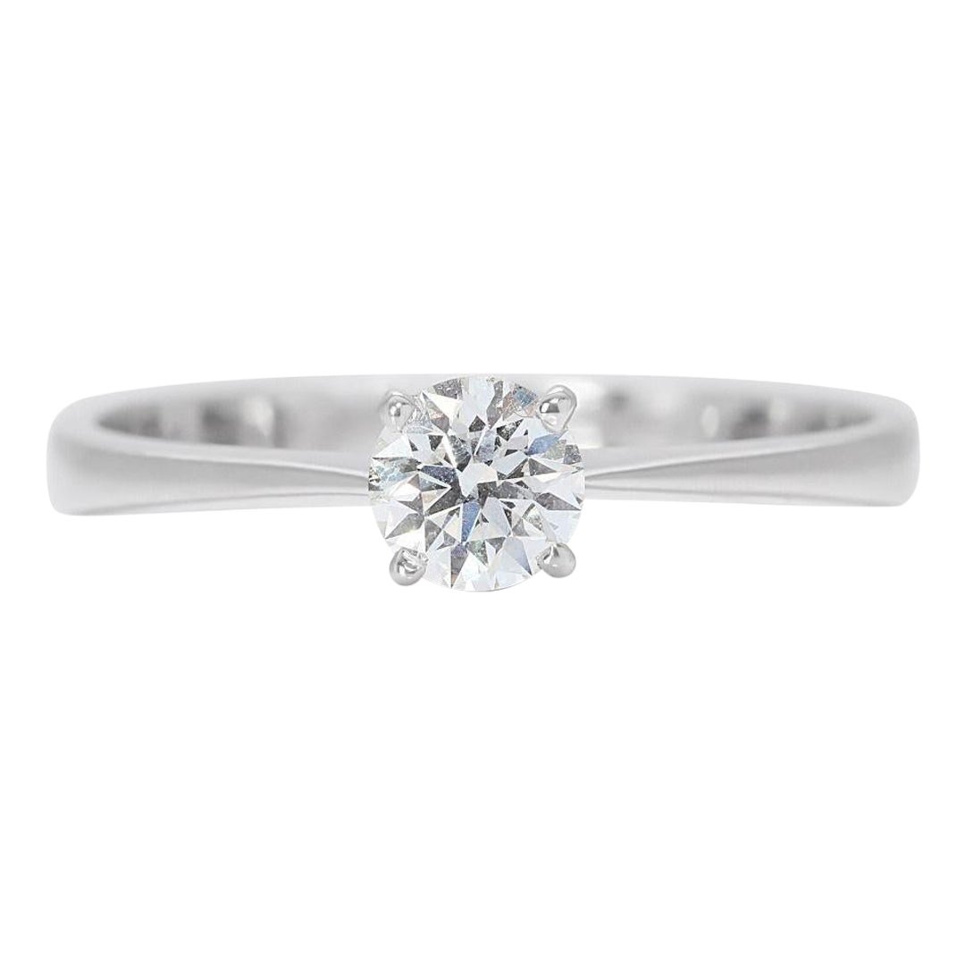 Gorgeous 0.31ct Solitaire Diamond Ring set in Elegant 18K White Gold For Sale