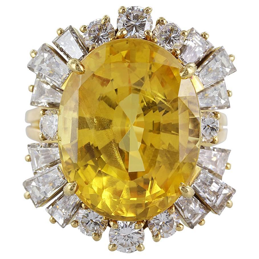 Fred Paris Golden Sapphire 22 carat Diamond Ring
