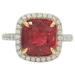 EG Lab Vivid Red Spinel Cushion und weißer Diamant Ring in 18K 2 Tone Gold