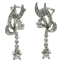 Boucles d'oreilles pendantes florales en or blanc 18 carats avec diamants 1,68 TDW vintage
