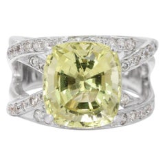 Exquisite 6.00ct Lemon Quartz Ring with Side Diamond