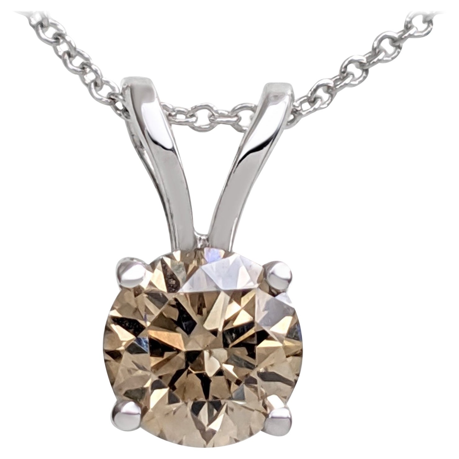 $1 NO RESERVE!  0.84 Carat Fancy Diamond - 14 kt. White gold - Pendant Necklace