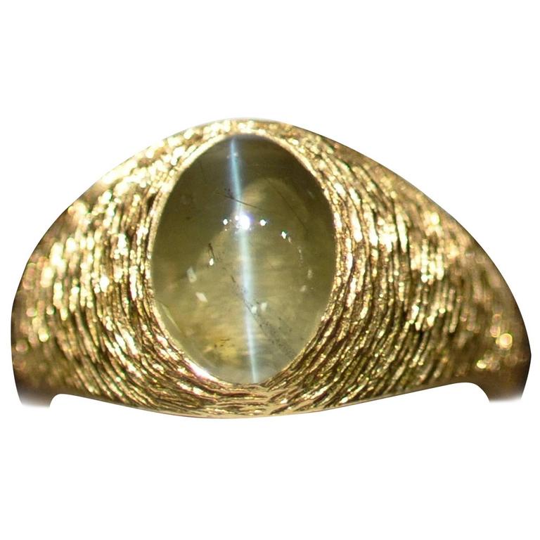 Cat's Eye Textured Gold Ring For Sale at 1stDibs