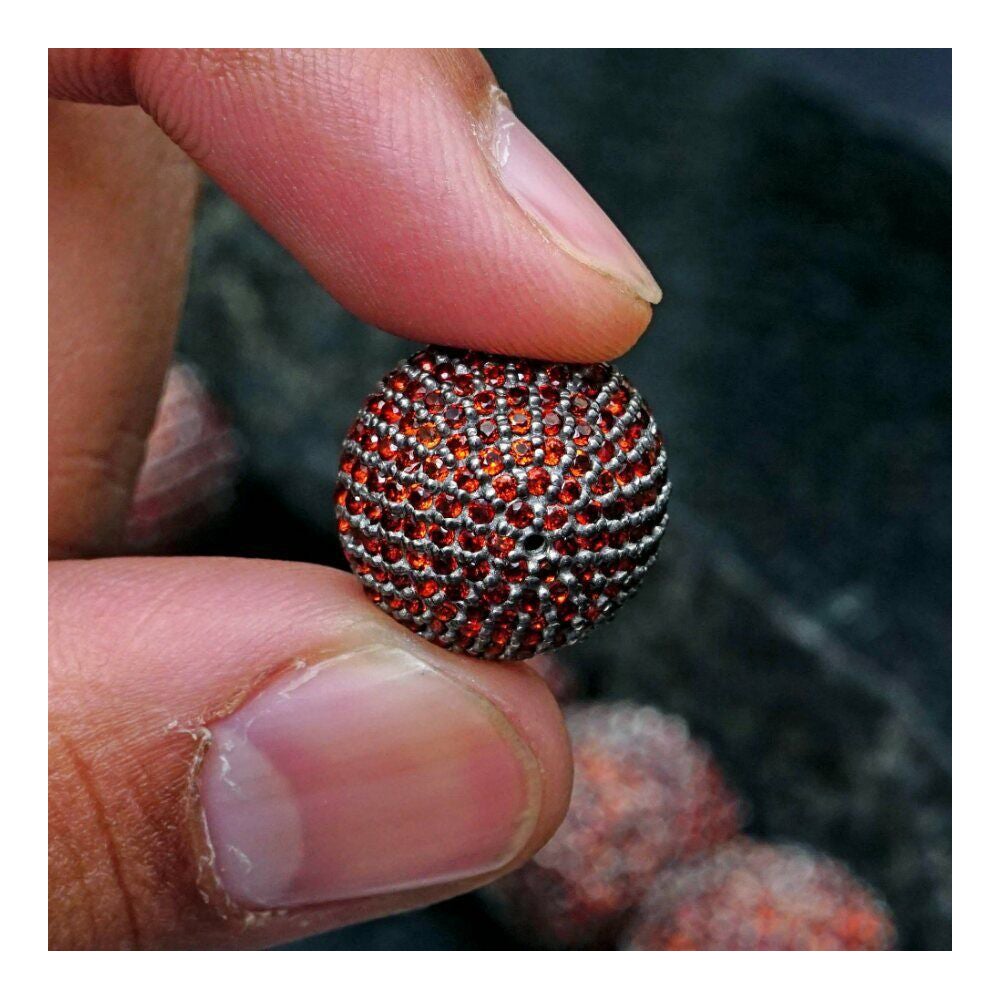 Orange Garnet Silver Round Beads Spessartine Garnet 17mm Ball Beads Findings

Shape
Round


Shape
round

Pierre
Diamond

Type
beads

Size
17mm

Handmade hand crafted 
Yes

Country/Region of Manufacture
India

Style
Spacer Beads

Material
Sterling