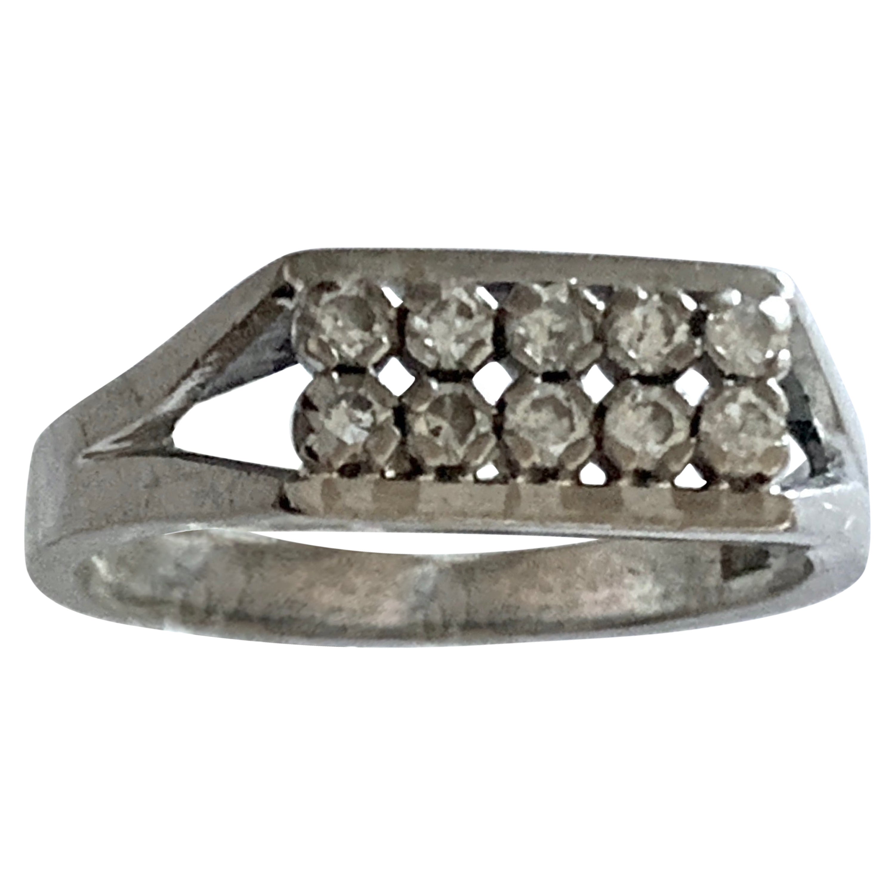18ct Gold Vintage 0.3 CARAT Diamond Ring For Sale