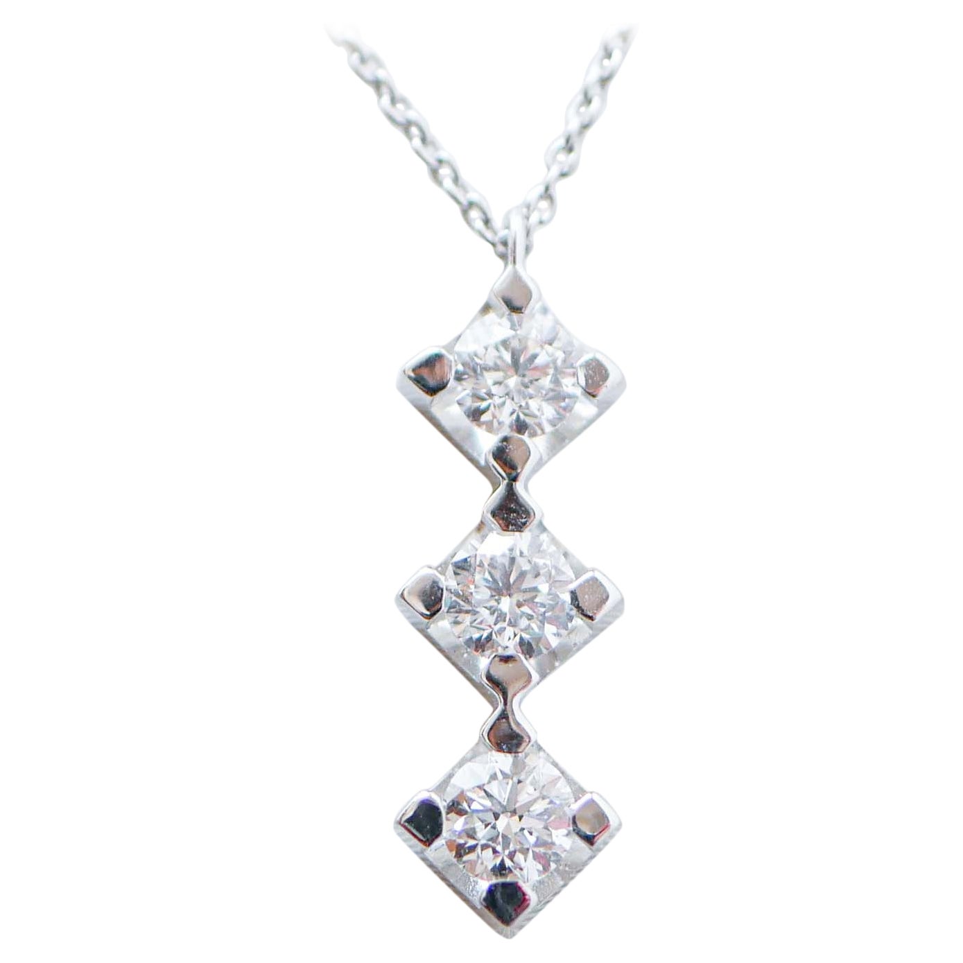 Collier pendentif en or blanc 18 carats et diamants de 0,60 carat.