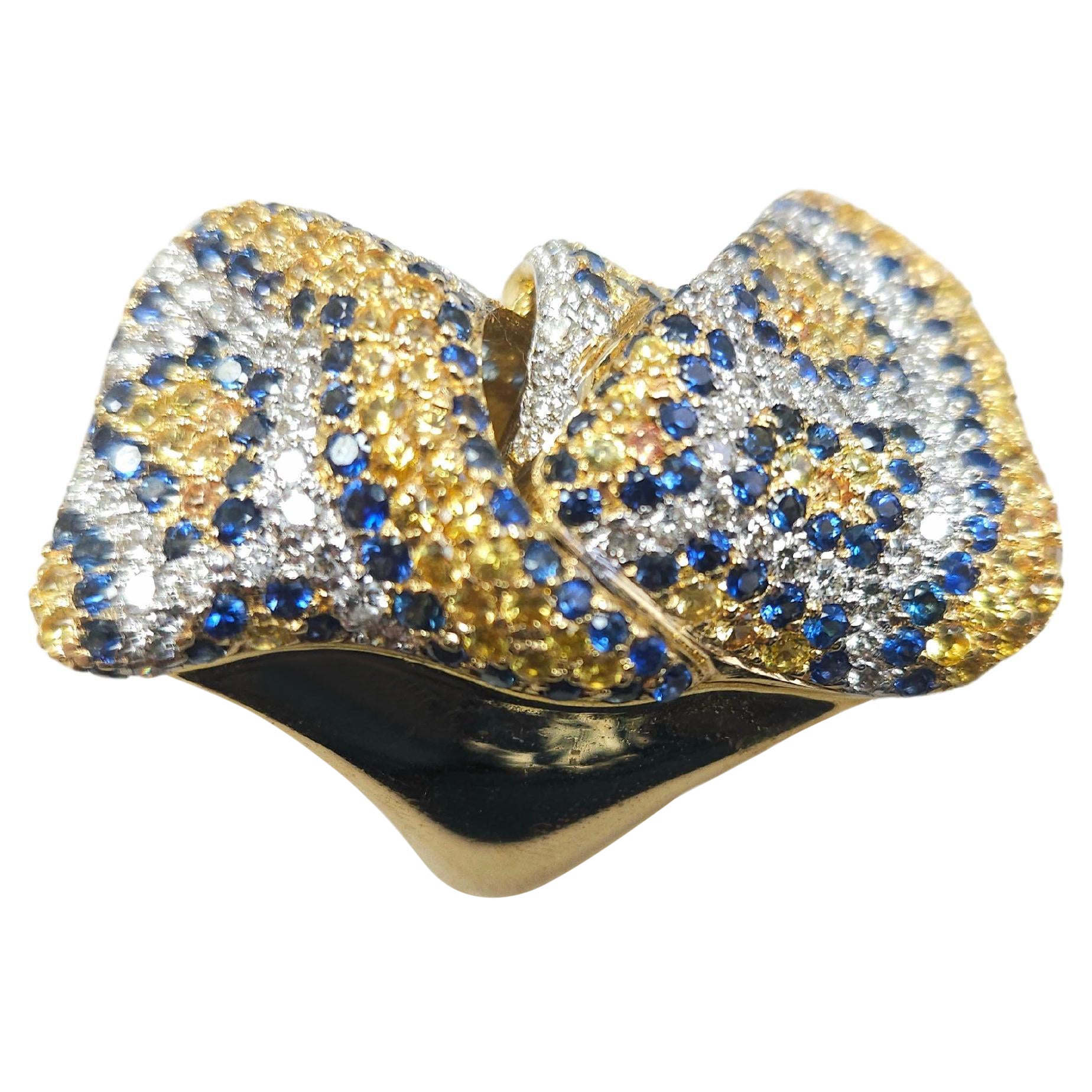 4.80cts mulitpe color Sapphires with Blue and Yellow 18K Yellow Gold Ring For Sale