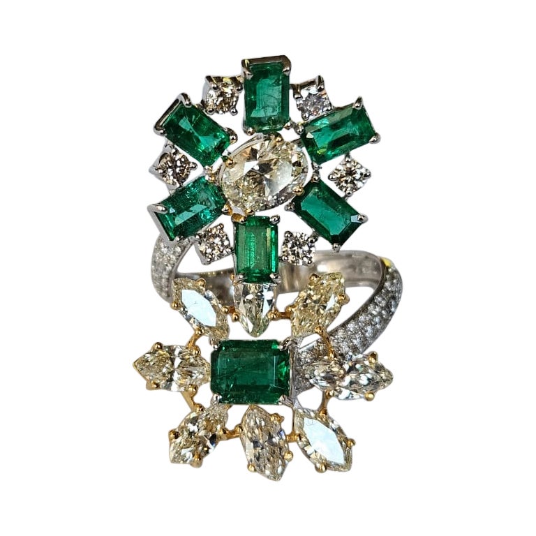 Set in 18K Gold, natural Zambian Emerald & Yellow Diamonds Cocktail Ring For Sale