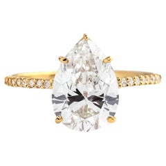 Used 1 ct Pear moissanite 14k gold ring. 