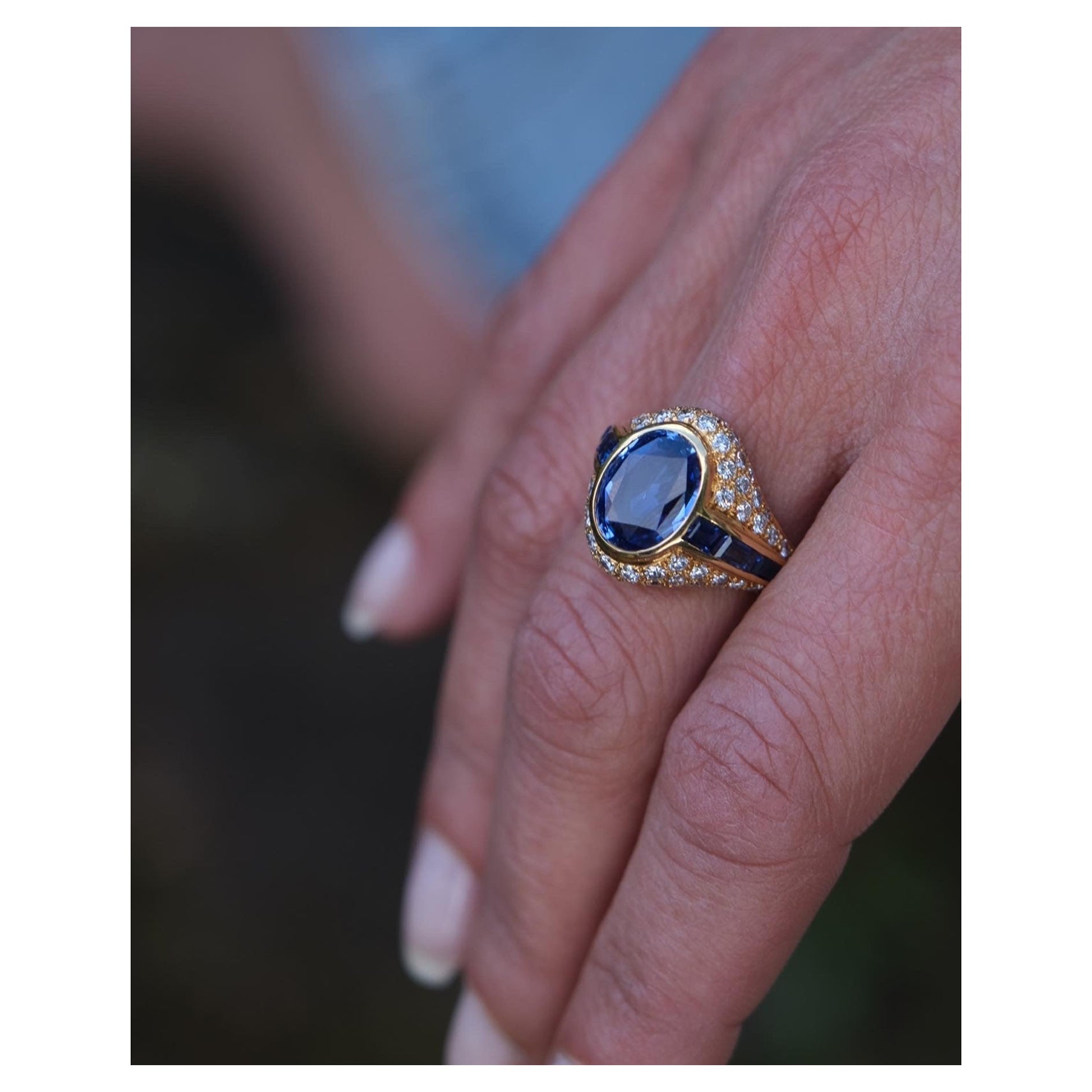 Leyser 18k Gold Royal Blue Sapphire Ring For Sale