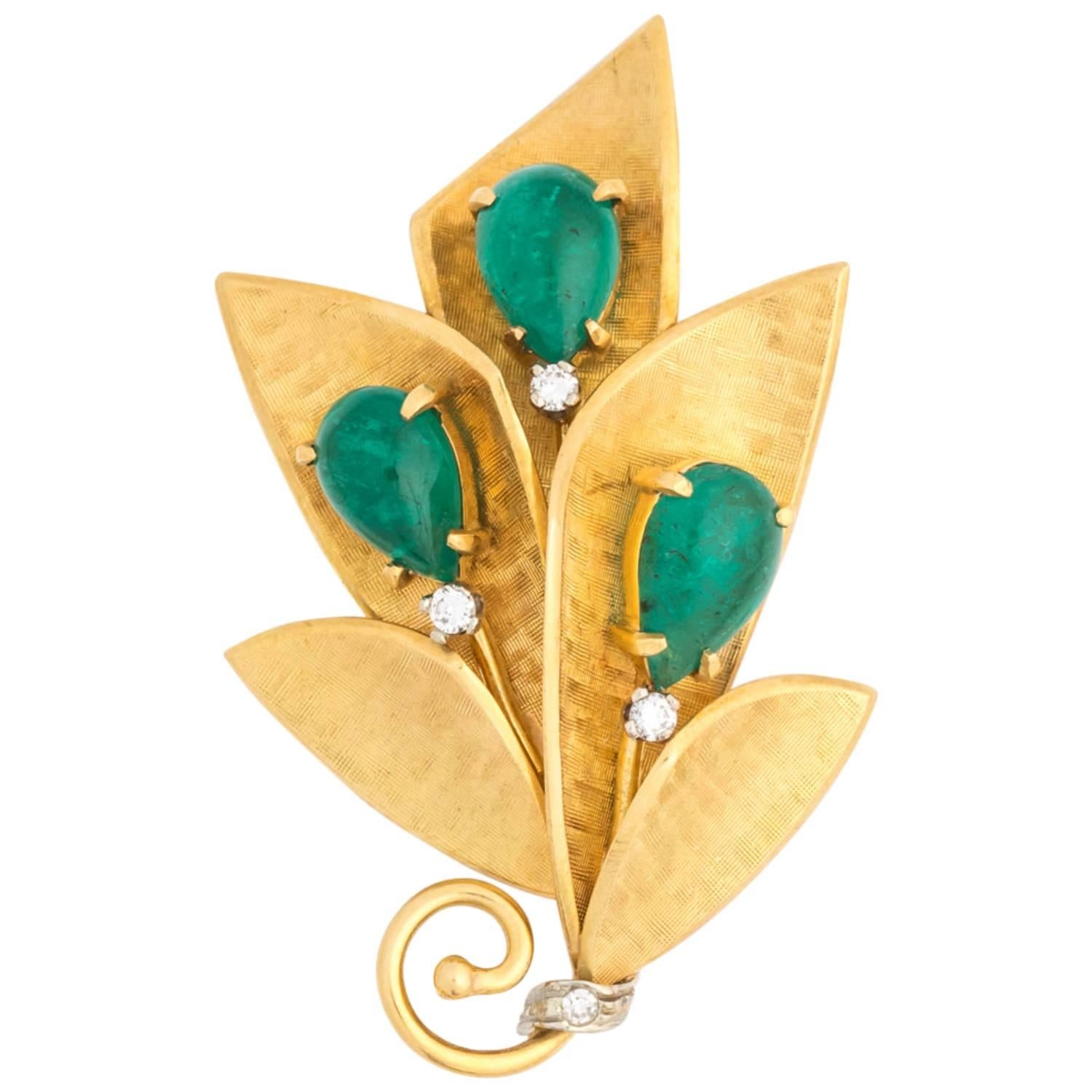 1950s Jade & Diamond Brooch in 18 Karat Yellow Gold