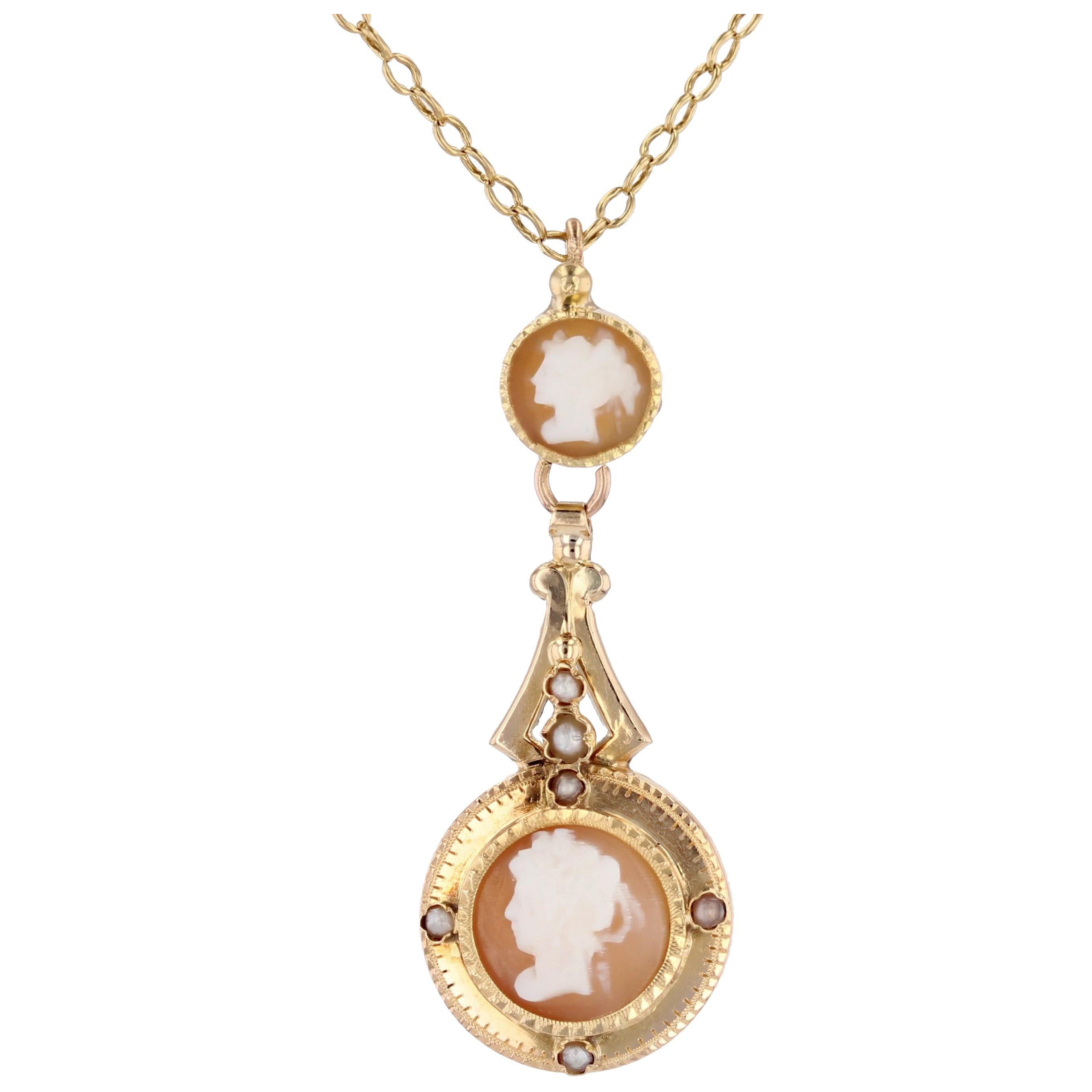 French 1900s Cameo Fine Pearls 18 Karat Yellow Gold Necklace  For Sale