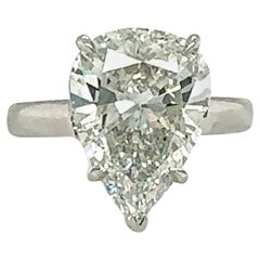 Anillo de compromiso de platino con diamante de 5,31 quilates certificado por el GIA