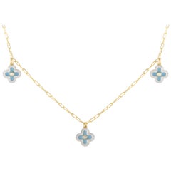 Collier à trois fleurs NK01431 en or jaune 14 carats, diamant 0,25 carat et émail bleu