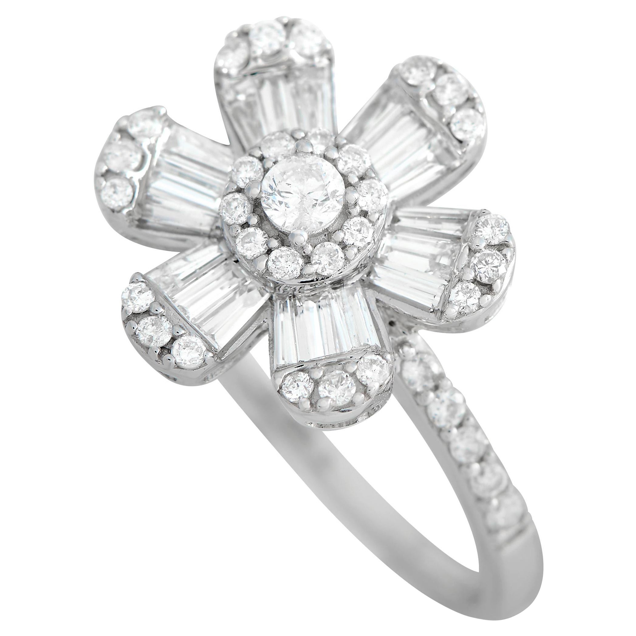 14K White Gold 0.78ct Diamond Flower Ring RN31409 For Sale