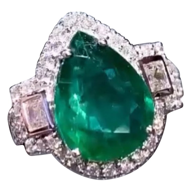 AIG Certified 5.40 Carats Zambian Emerald  1.70 Ct Diamonds 18K Gold Ring  For Sale