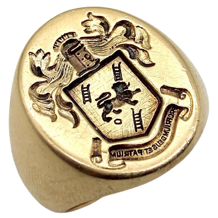 Victorian 14K Gold Intaglio Signet Ring with Family Crest For Sale