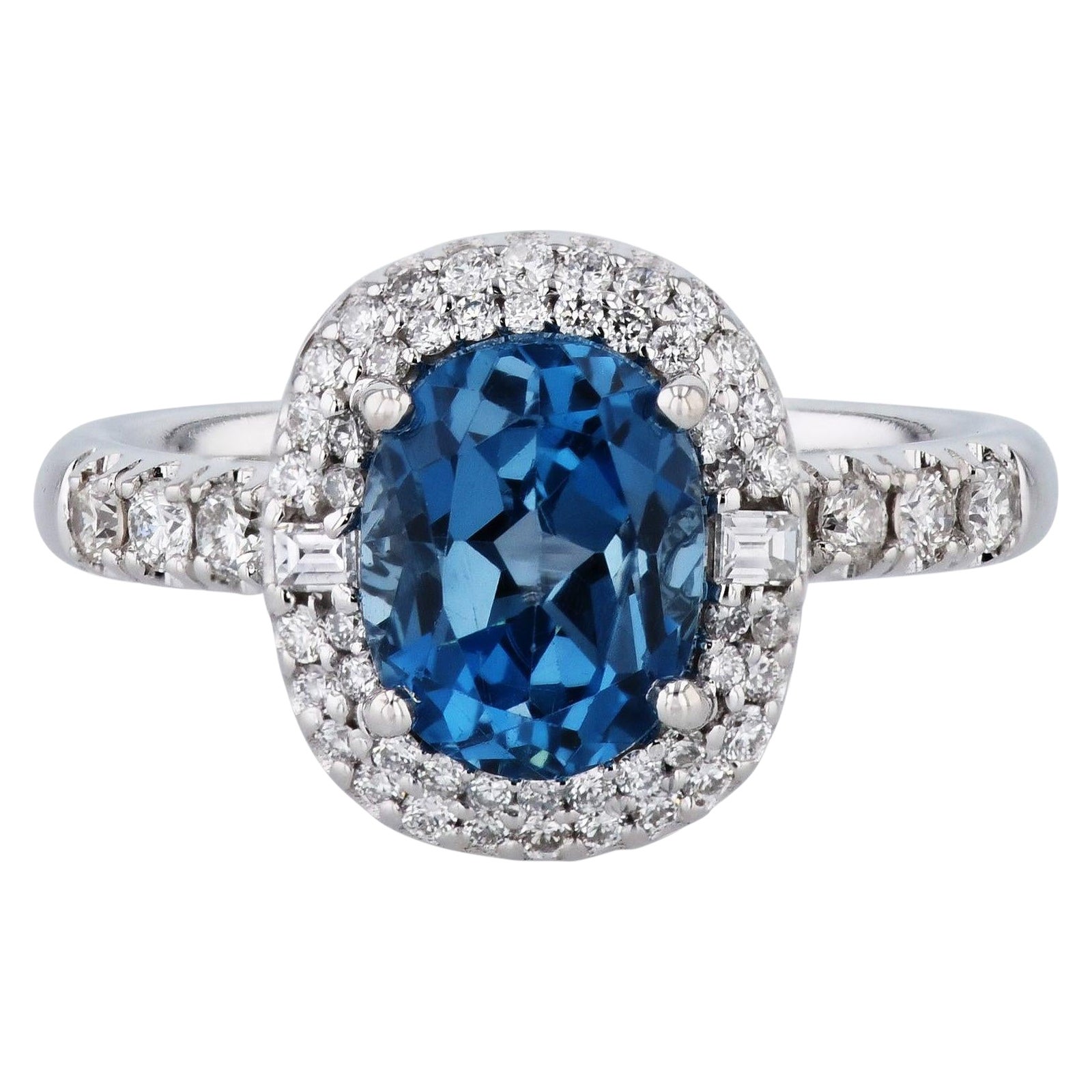 Londoner Nachlassring mit blauem Topas und Diamant im Angebot