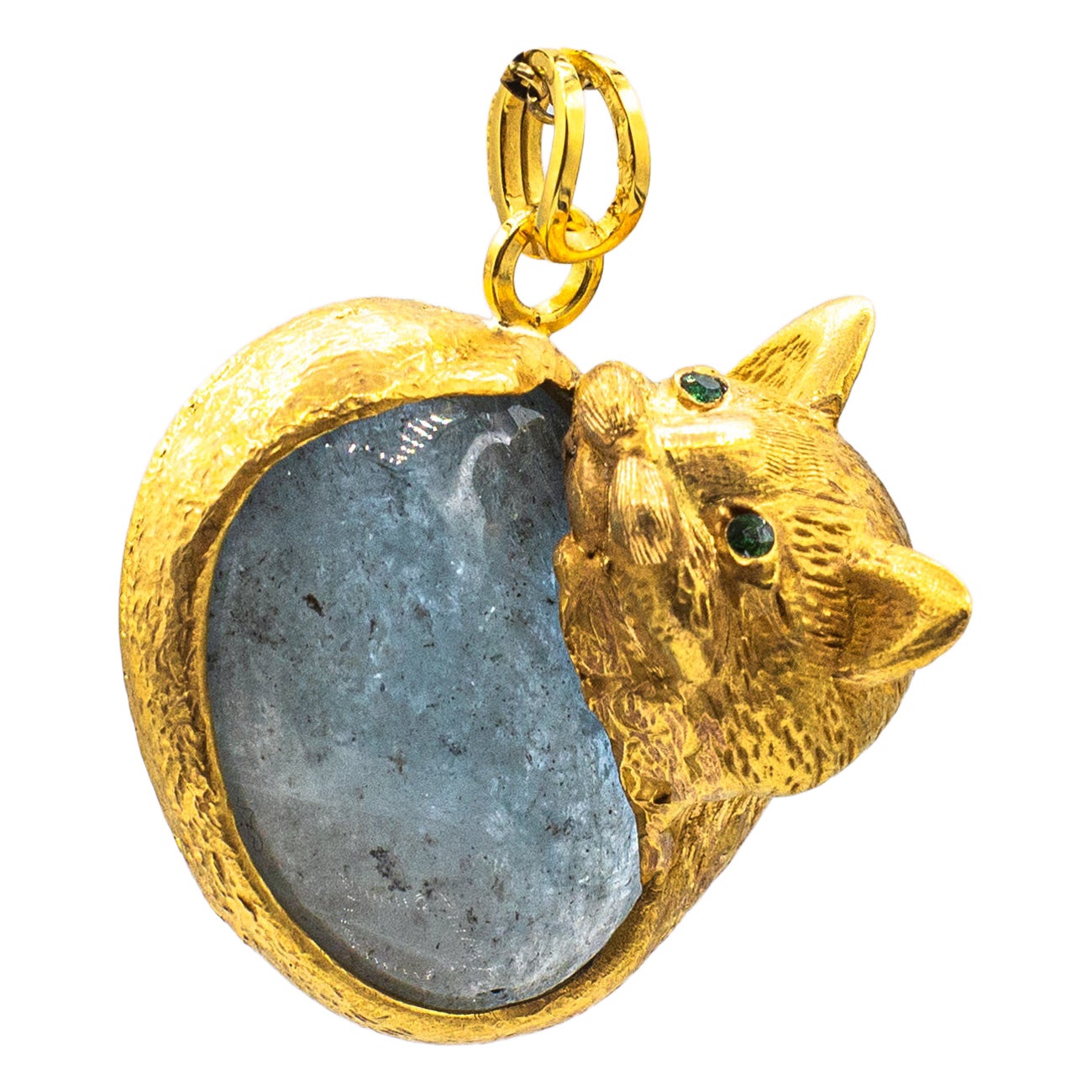 Art Nouveau Handcrafted Emerald Aquamarine Yellow Gold "Cat" Pendant Necklace For Sale