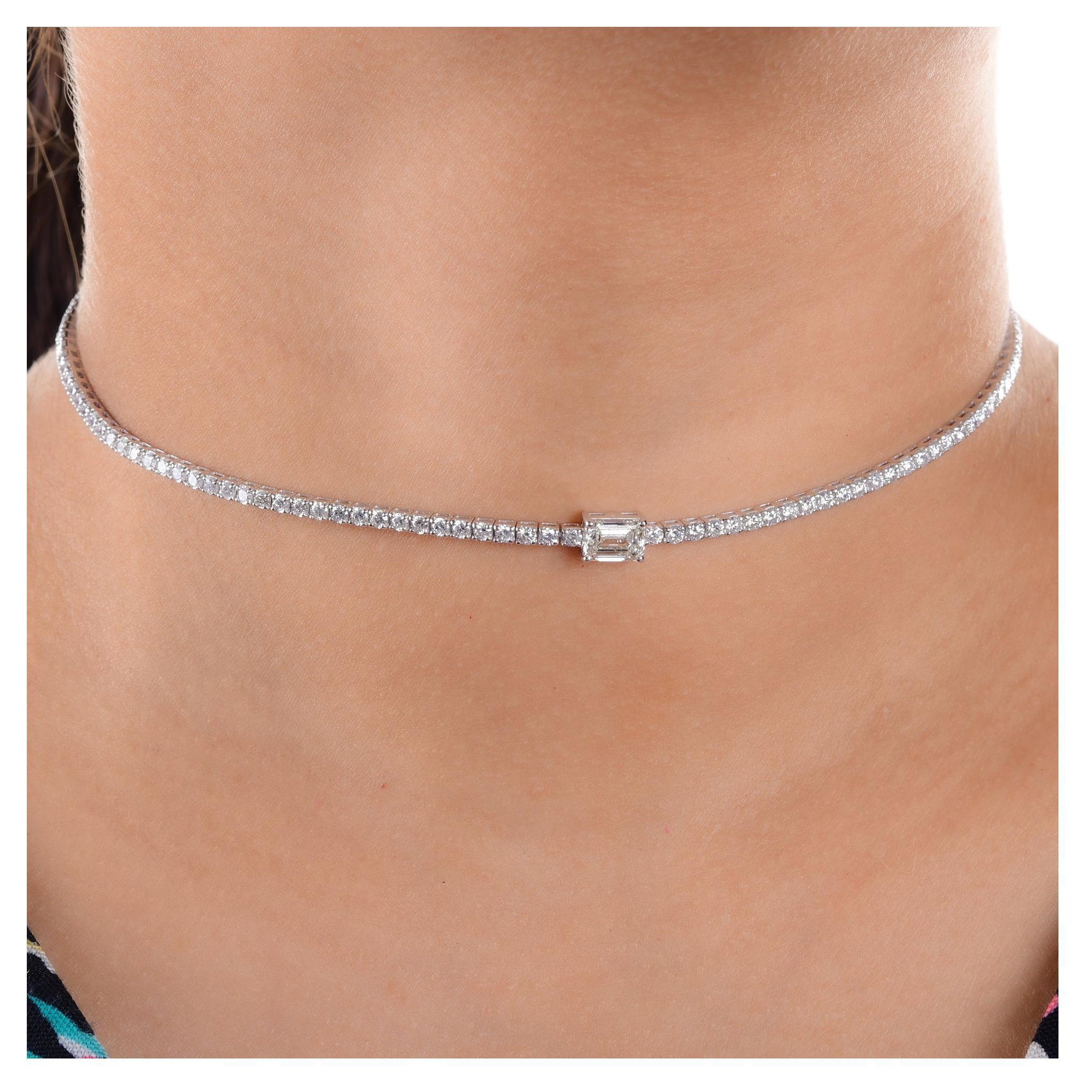 Choker-Halskette aus 14 Karat massivem Weißgold mit Diamanten im Smaragdschliff und Diamanten, handgefertigt im Angebot